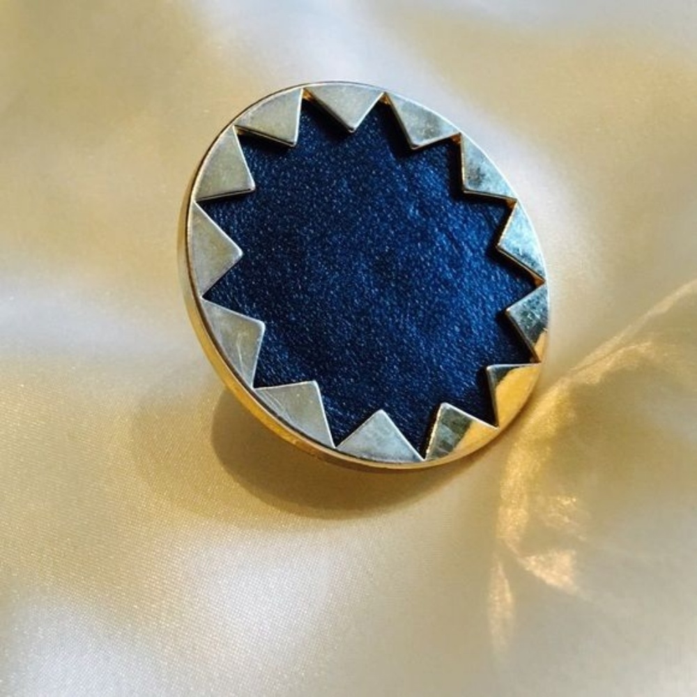 NIB House of Harlow Starburst ring size 6 black